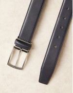 smart belt in navy faux leather