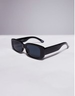 chunky rectangle sunglasses in black