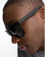 square sunglasses in black