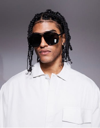 Quay studio sesh shield sunglasses in black