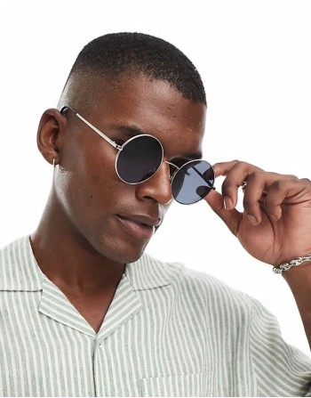 round sunglasses in black