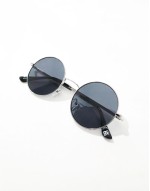round sunglasses in black